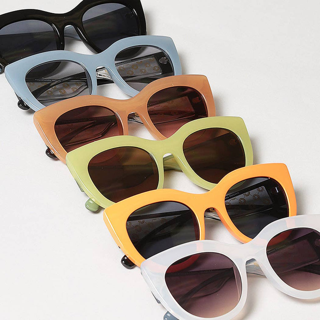 Bold Round Frame Sunglasses