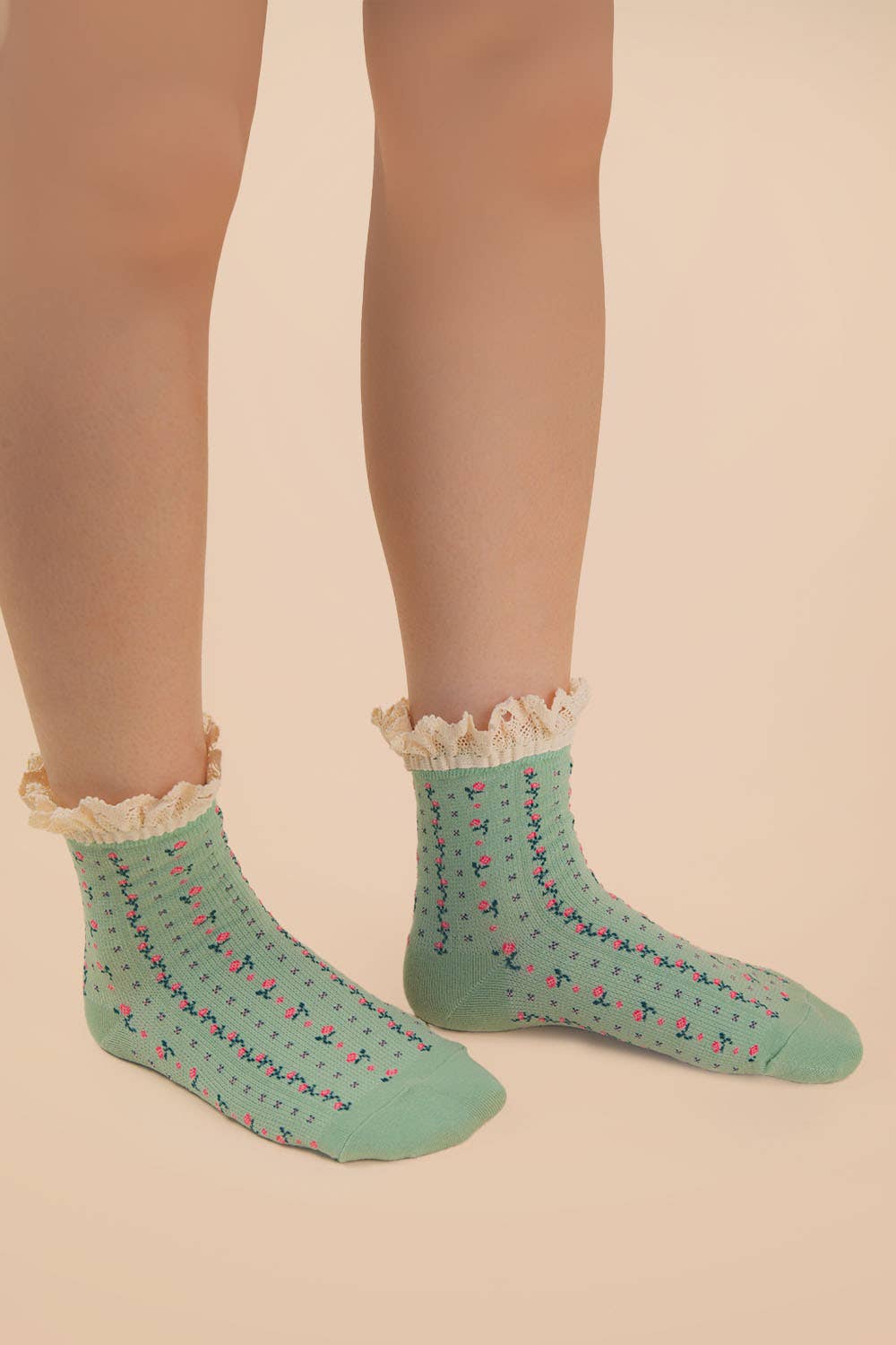 Lace Trim Floral Crew Socks