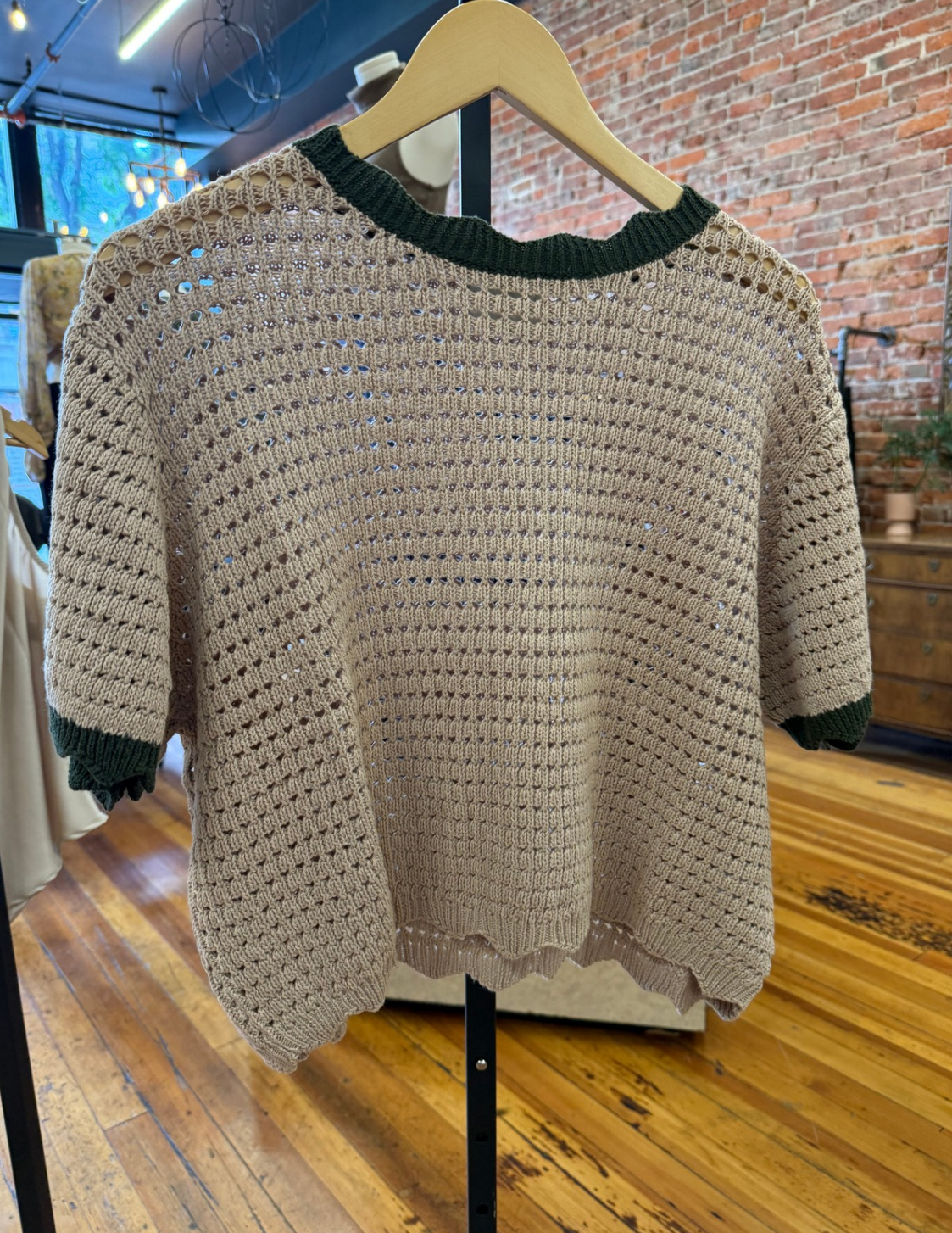 Scalloped Detail Knitted Top