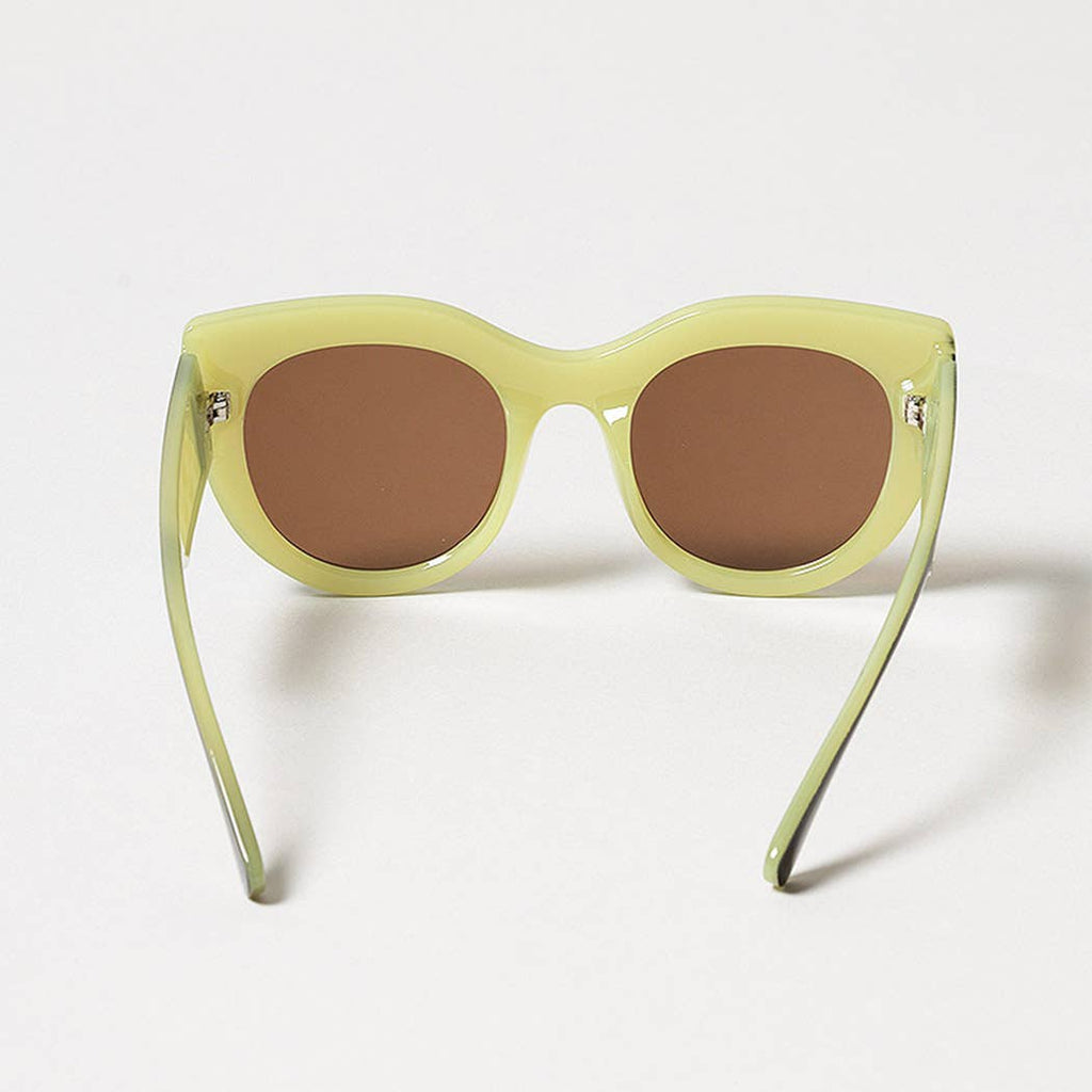 Bold Round Frame Sunglasses