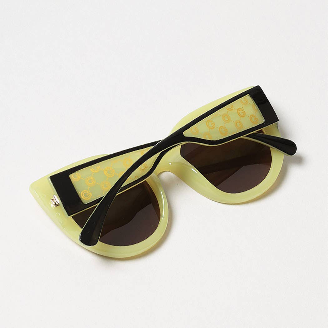 Bold Round Frame Sunglasses
