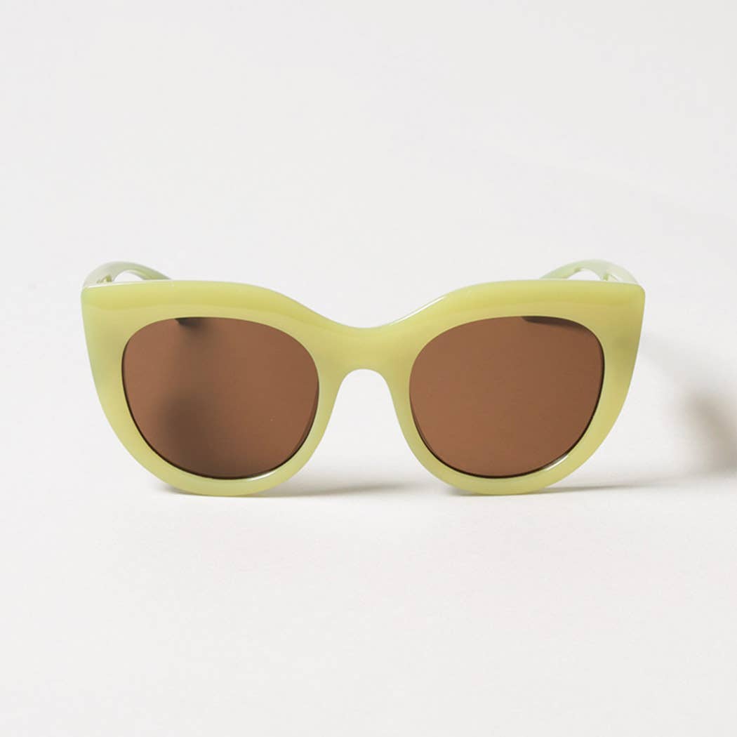 Bold Round Frame Sunglasses