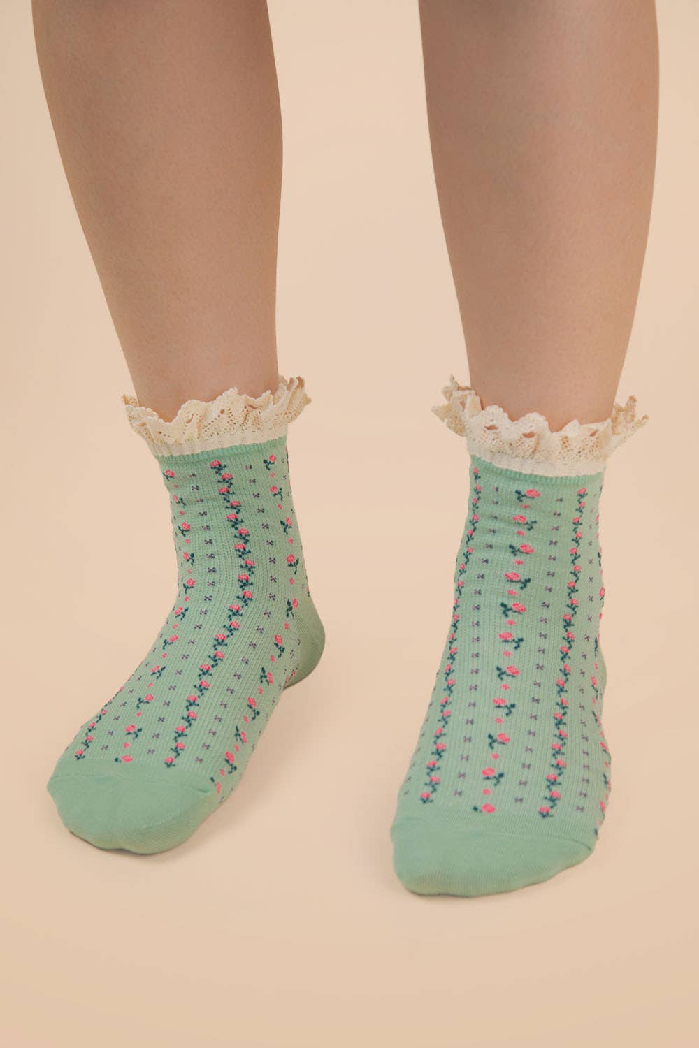 Lace Trim Floral Crew Socks