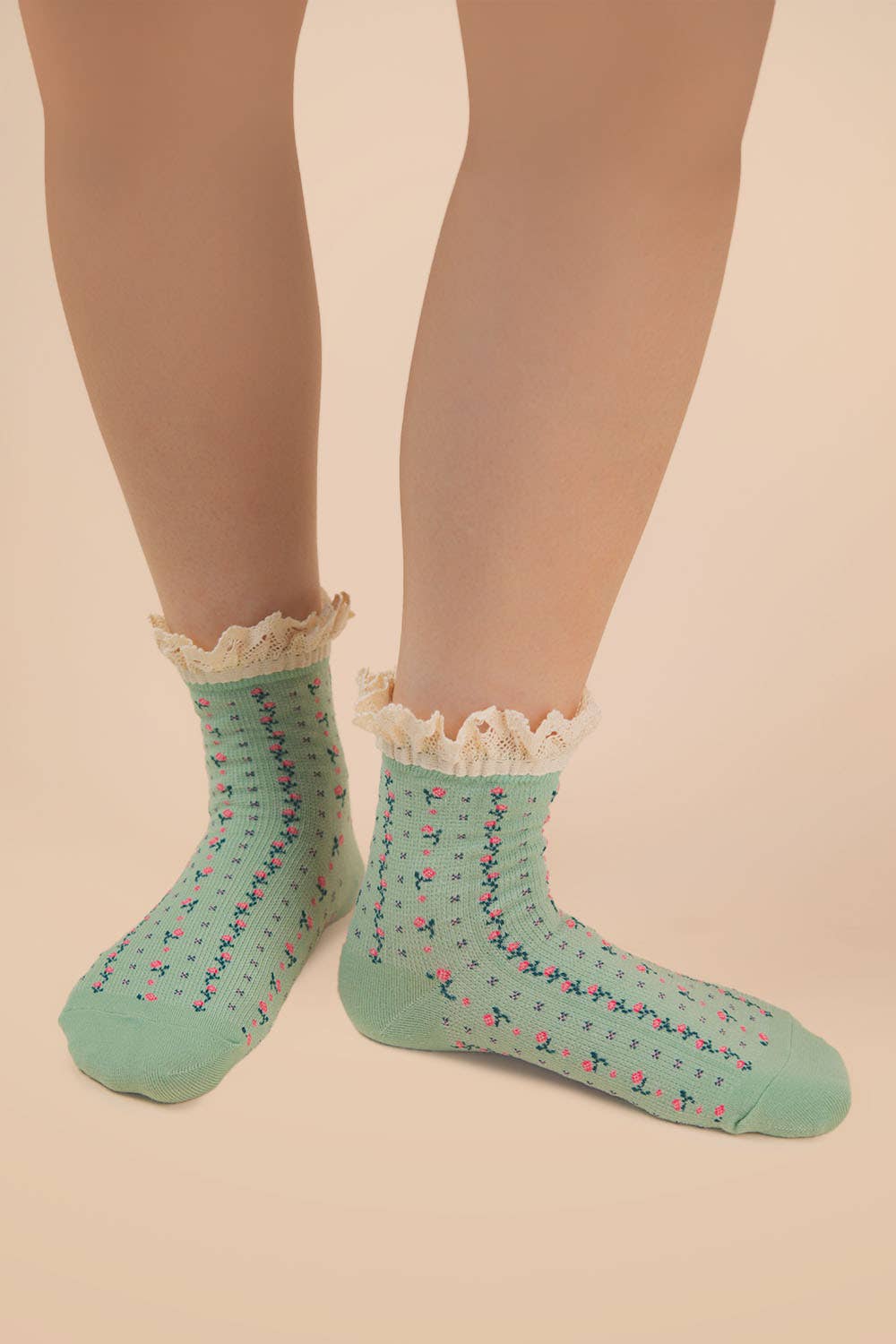 Lace Trim Floral Crew Socks